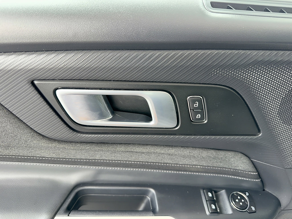 Certified 2024 Ford Mustang Coupe RWD image 9