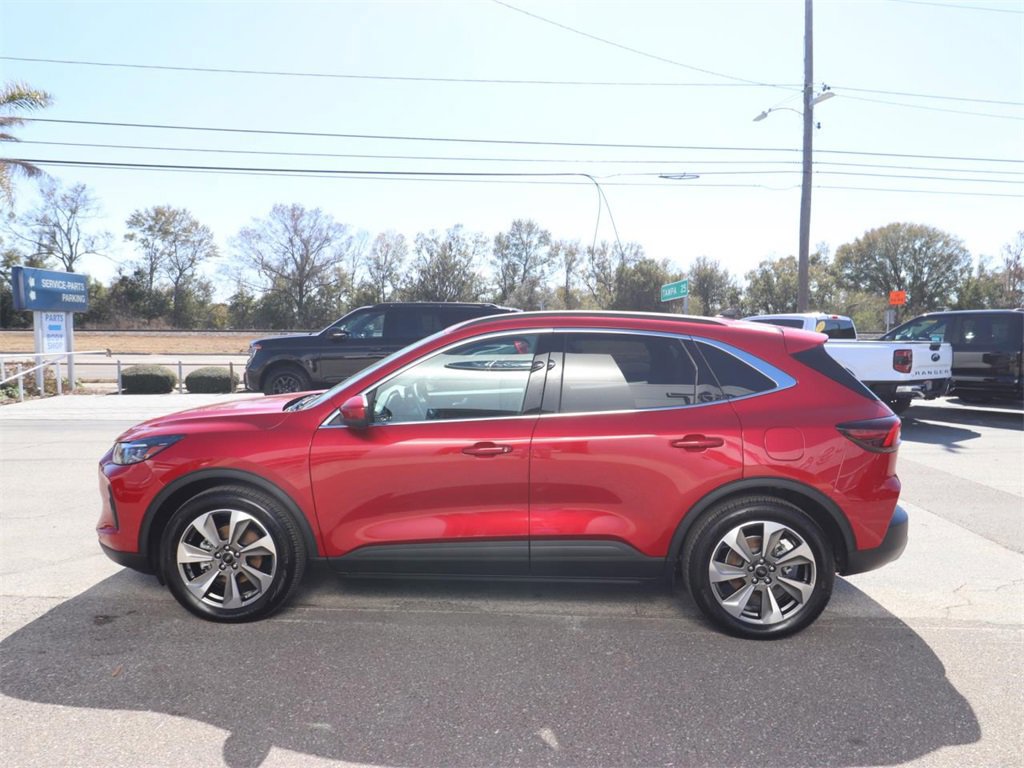 Certified 2025 Ford Escape Platinum w/ Premium Technology Package image 2