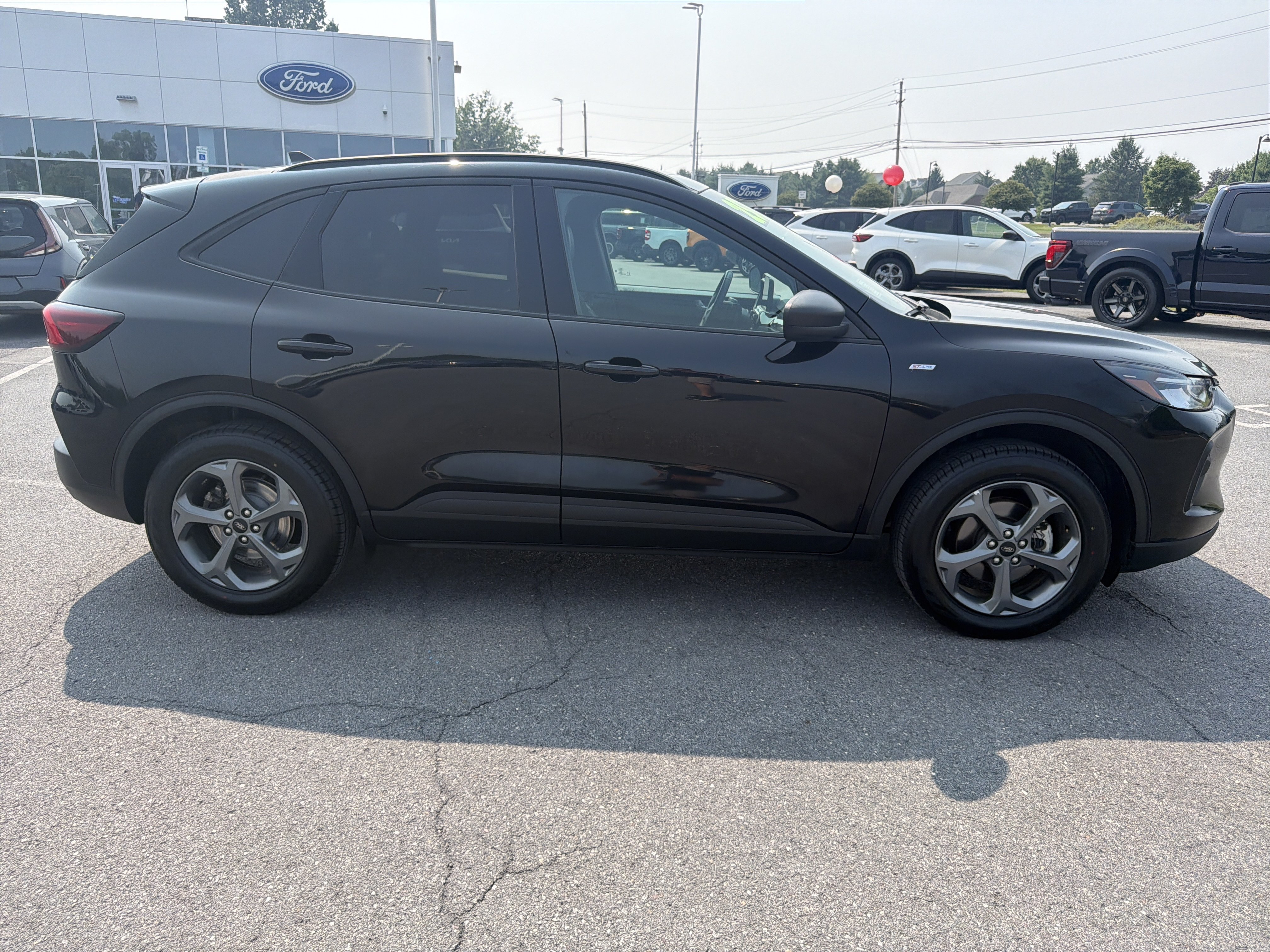 Certified 2025 Ford Escape ST-Line AWD/4WD image 2