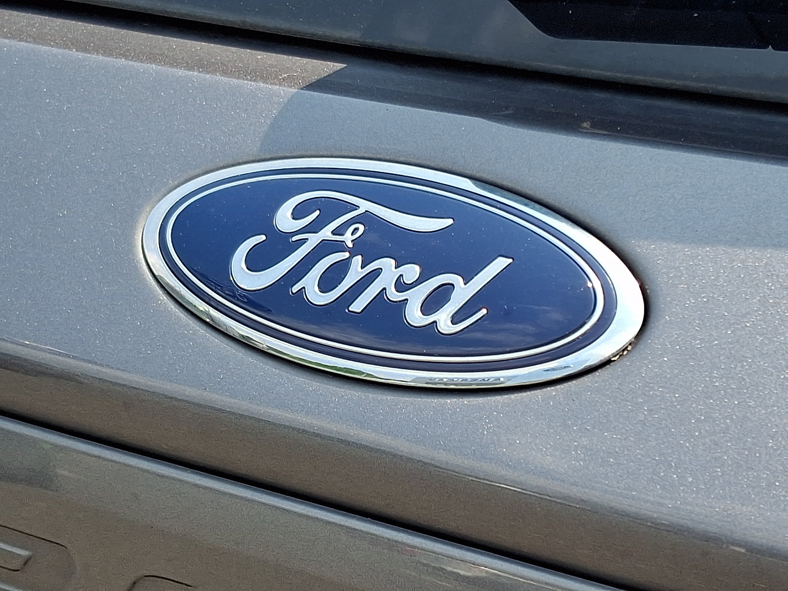Certified 2022 Ford Explorer XLT w/ Equipment Group 202A AWD/4WD image 31