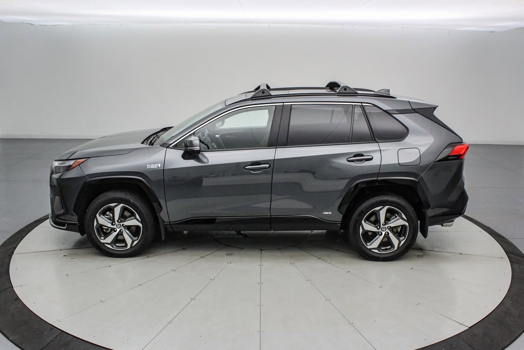 Used 2023 Toyota RAV4 SE video 2