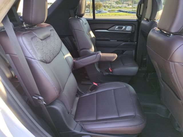 Certified 2025 Ford Explorer Platinum w/ Ultimate Package AWD/4WD image 34