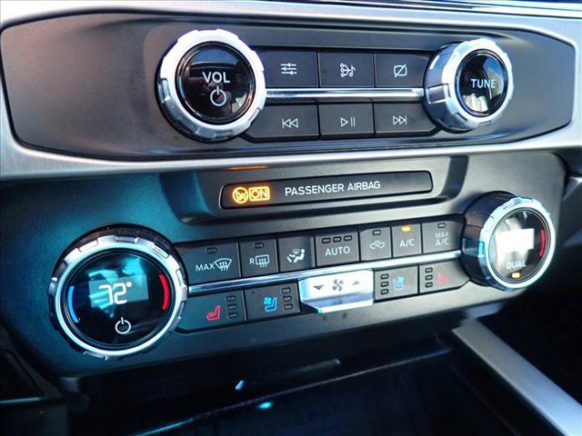 Certified 2022 Ford F350 Platinum w/ FX4 Off-Road Package image 22