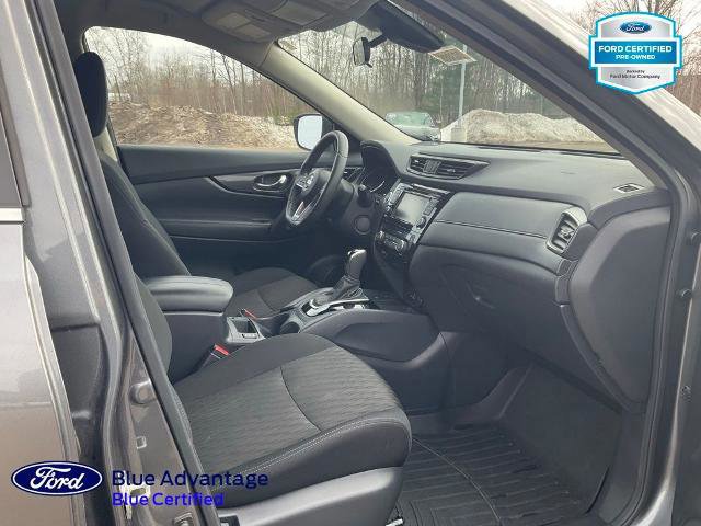 Used 2020 Nissan Rogue SV w/ Premium Package image 26