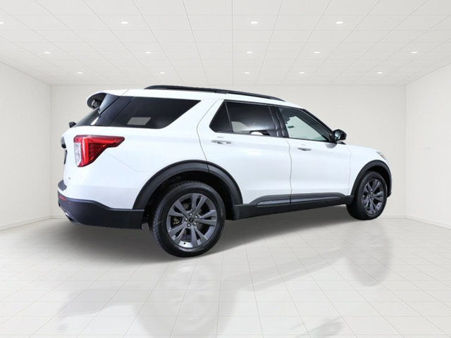 Certified 2023 Ford Explorer XLT w/ Equipment Group 202A AWD/4WD image 6