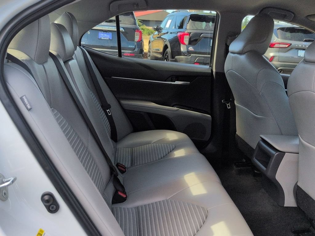 Used 2018 Toyota Camry SE FWD image 28