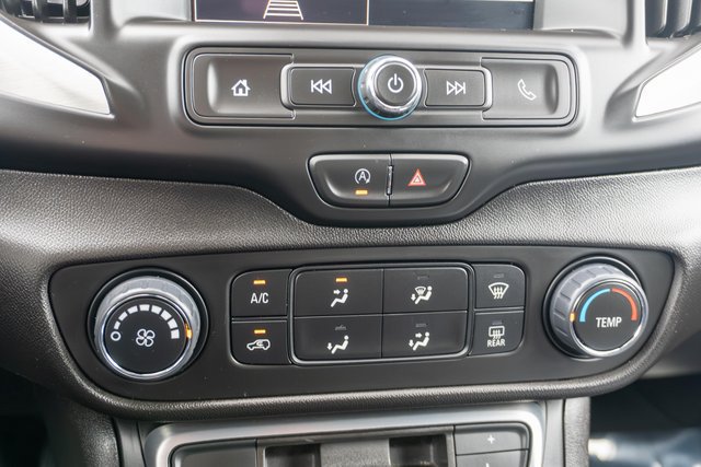Used 2024 GMC Terrain SLE AWD/4WD image 25