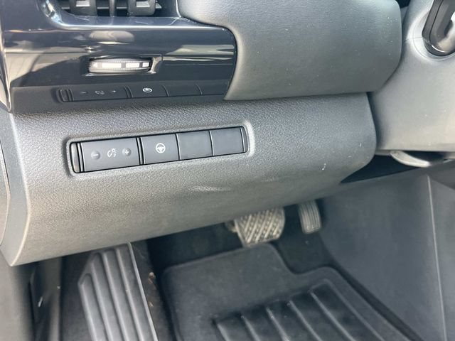 Used 2024 Nissan Pathfinder SV AWD/4WD image 34