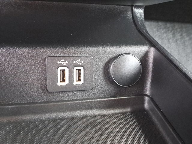 Certified 2020 Ford Fusion SE image 33