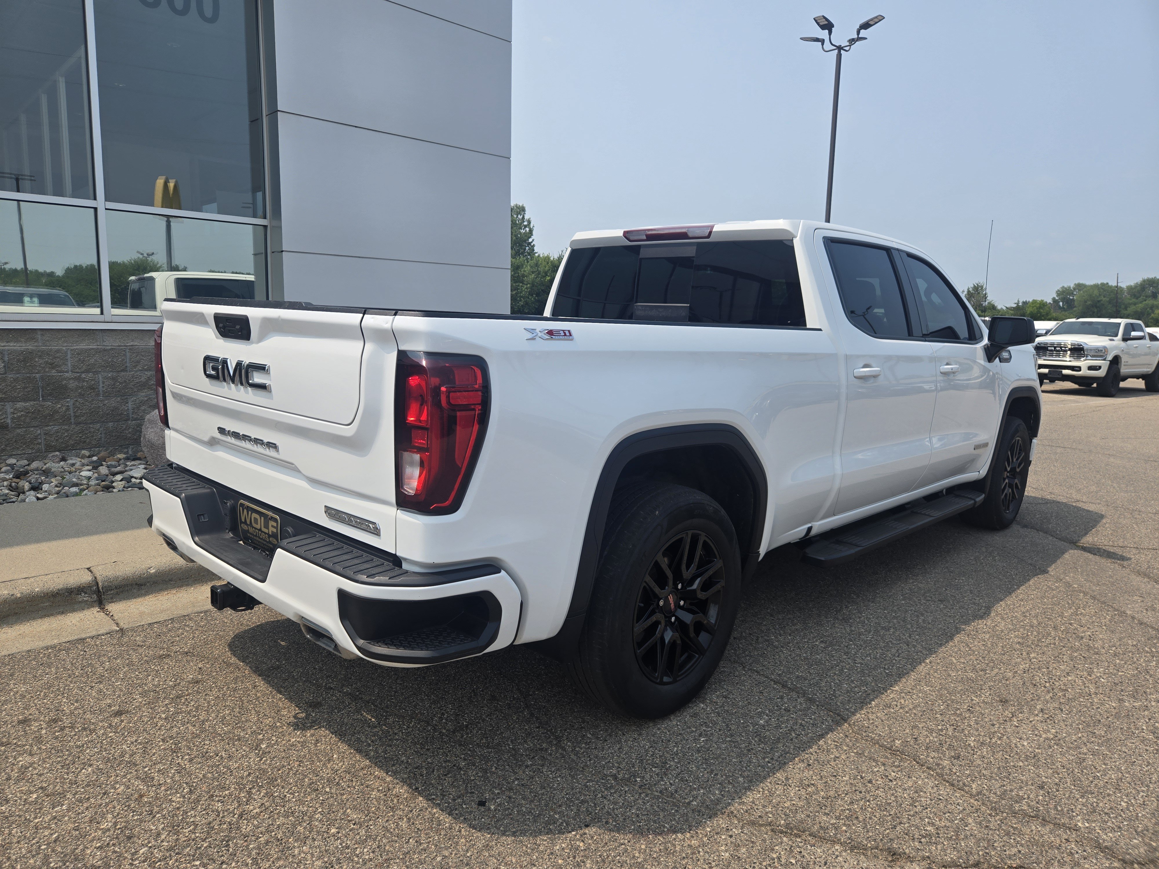 Used 2022 GMC Sierra 1500 Elevation w/ Preferred Package AWD/4WD image 19