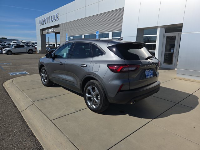Certified 2025 Ford Escape ST-Line AWD/4WD image 3