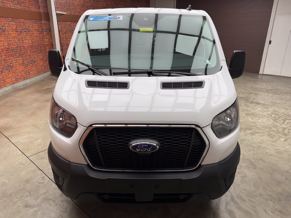 Certified 2025 Ford Transit 250 Low Roof w/ Exterior Upgrade Package RWD image 9