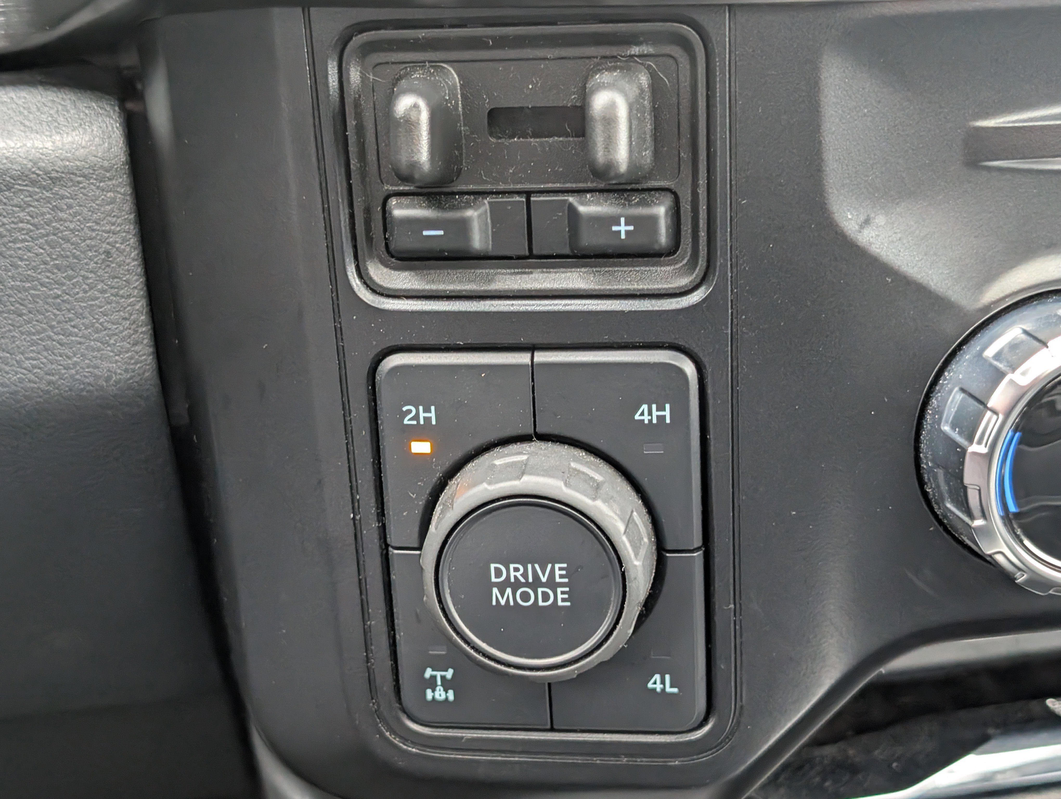 Certified 2024 Ford F250 Lariat w/ Lariat Ultimate Package image 28