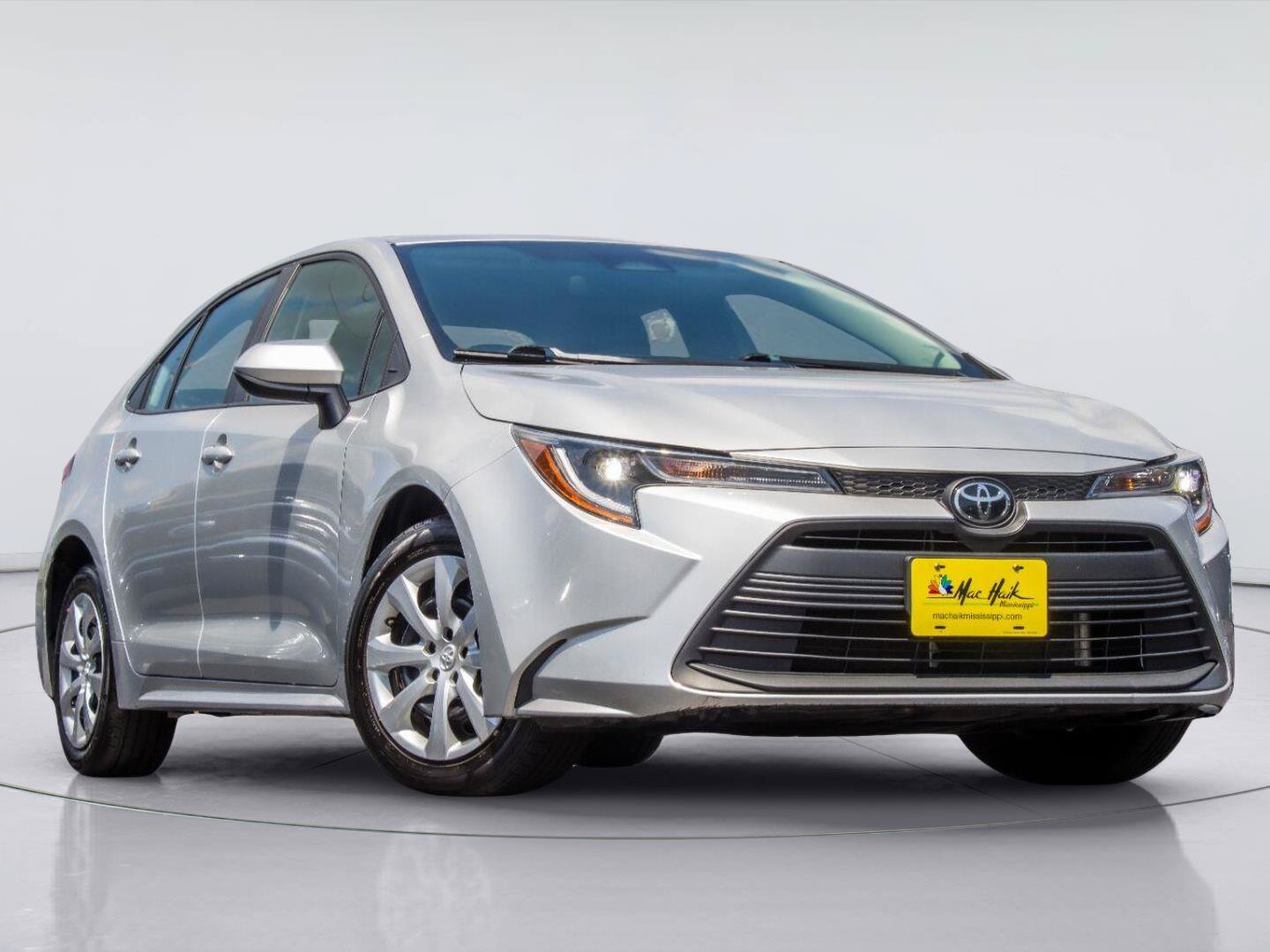 Used 2024 Toyota Corolla LE FWD image 1