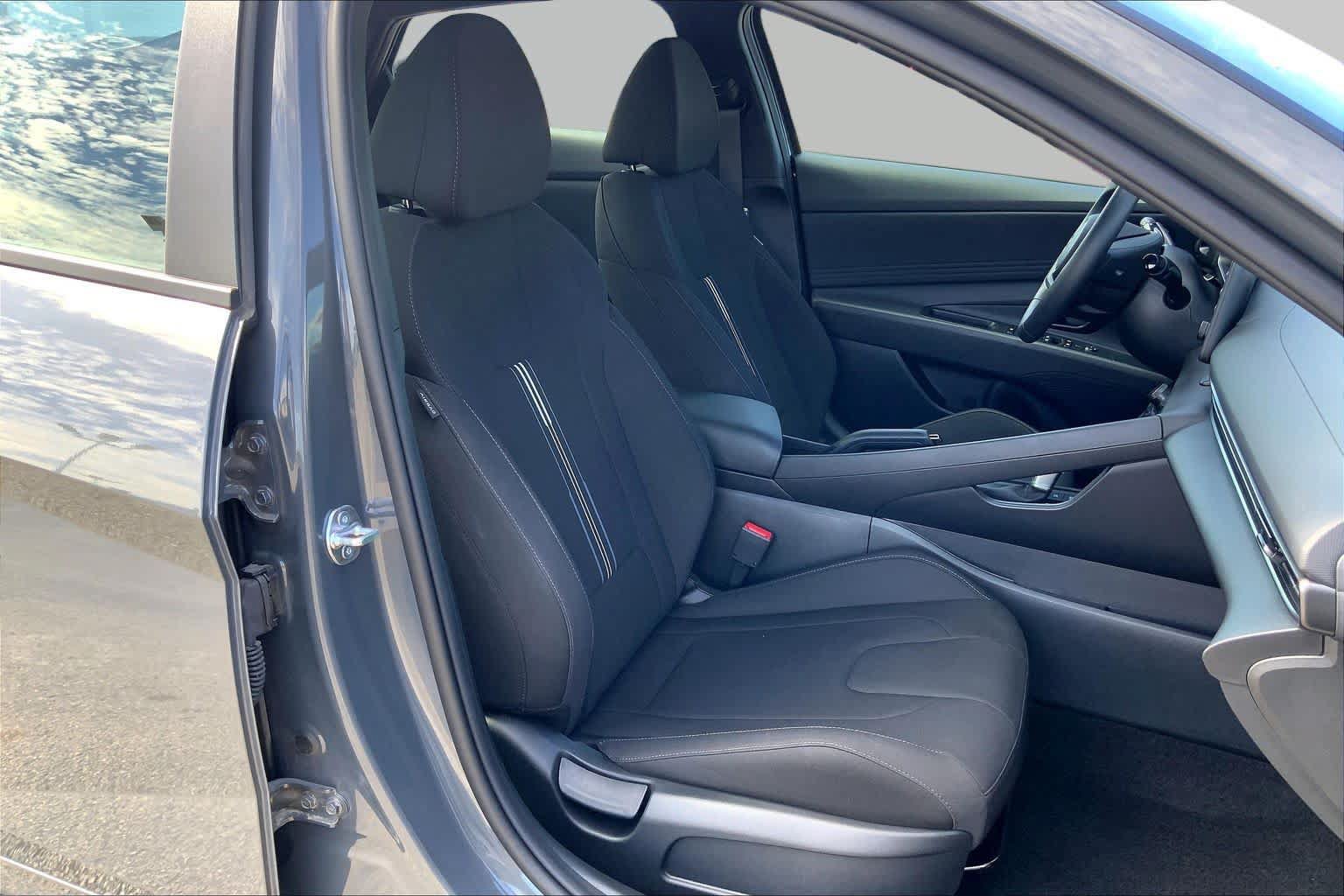 Used 2026 Hyundai Elantra Sport FWD image 8