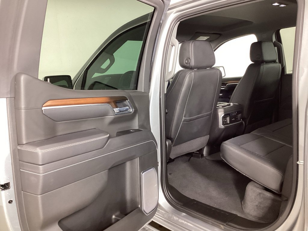 Used 2025 GMC Sierra 1500 Denali w/ Technology Package AWD/4WD image 29