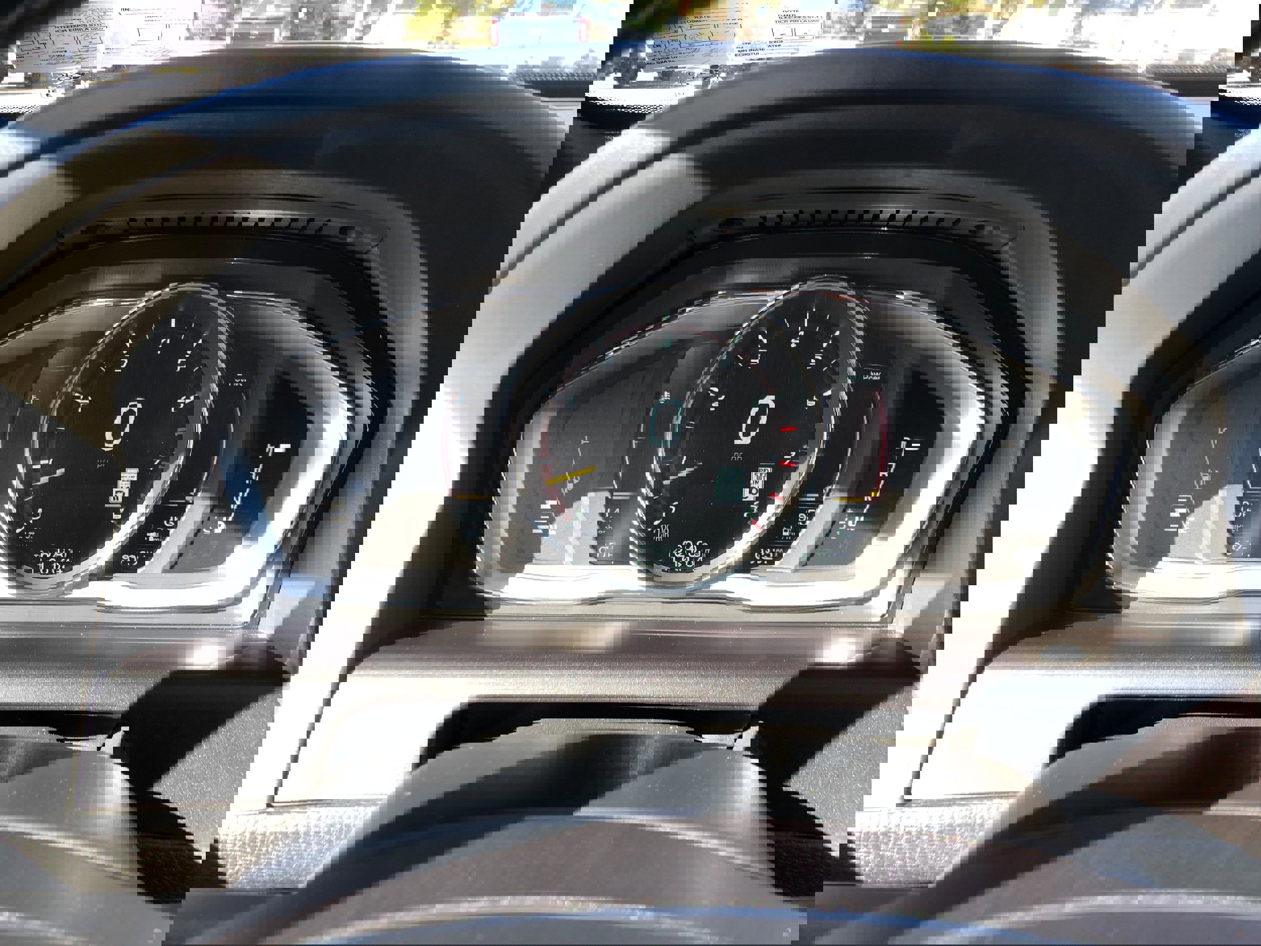 Used 2016 Volvo XC60 T6 R-Design Platinum w/ Climate Package image 17