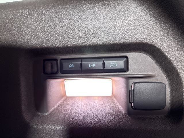 Certified 2023 Ford Explorer Platinum w/ Technology Package image 16