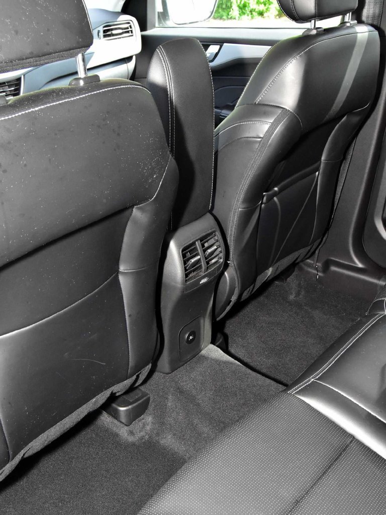 Certified 2023 Ford Escape Platinum AWD/4WD image 29