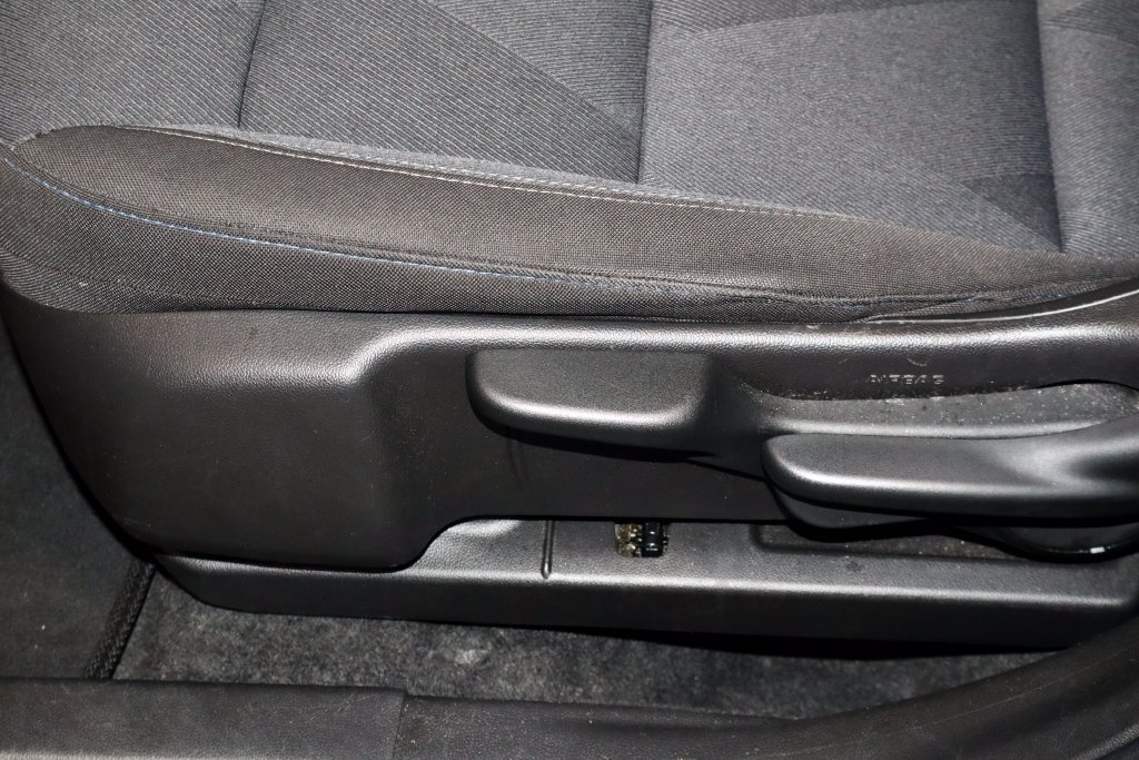 Used 2025 Chevrolet Trax LS FWD image 23