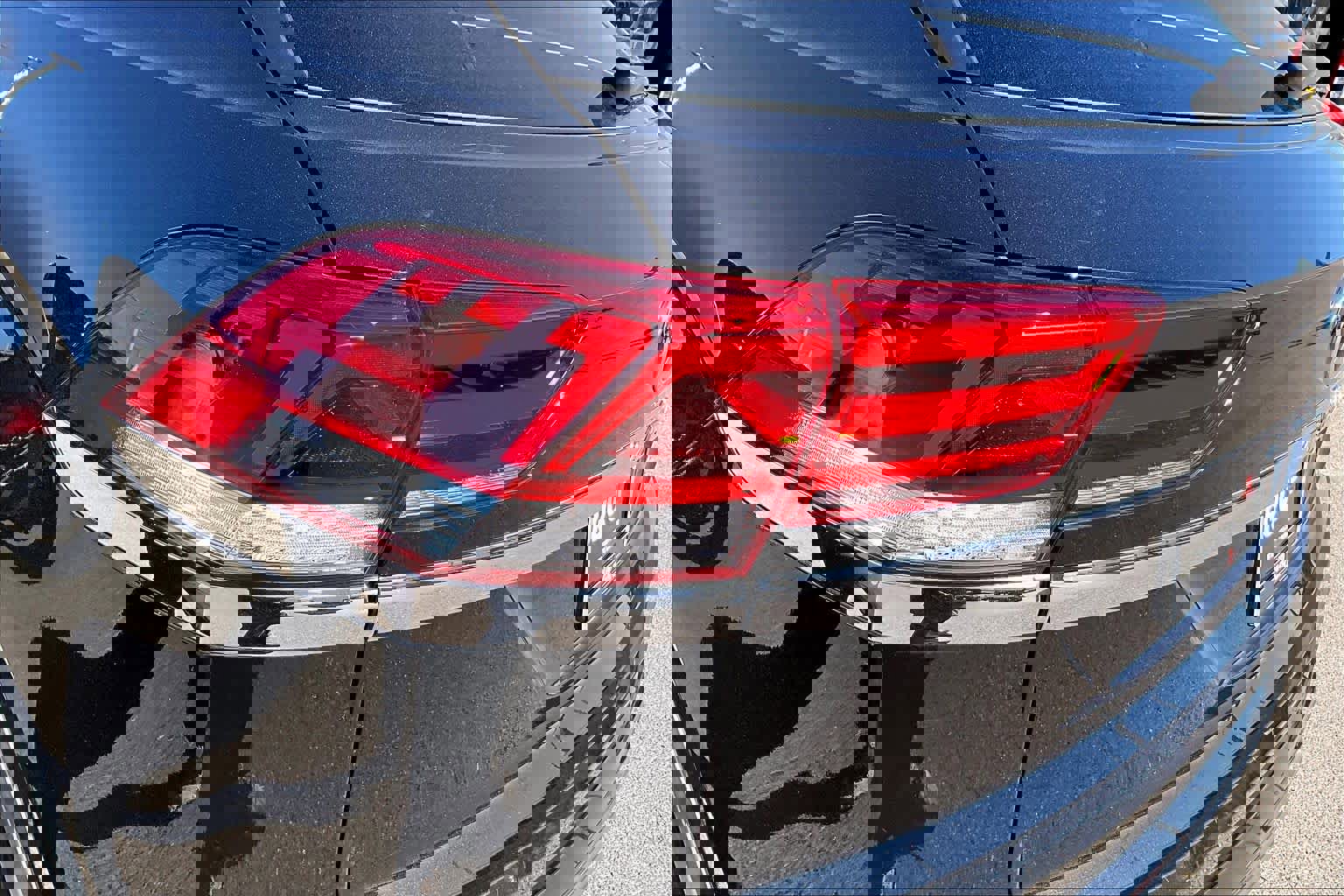 Used 2020 Volkswagen Atlas Cross Sport S image 27