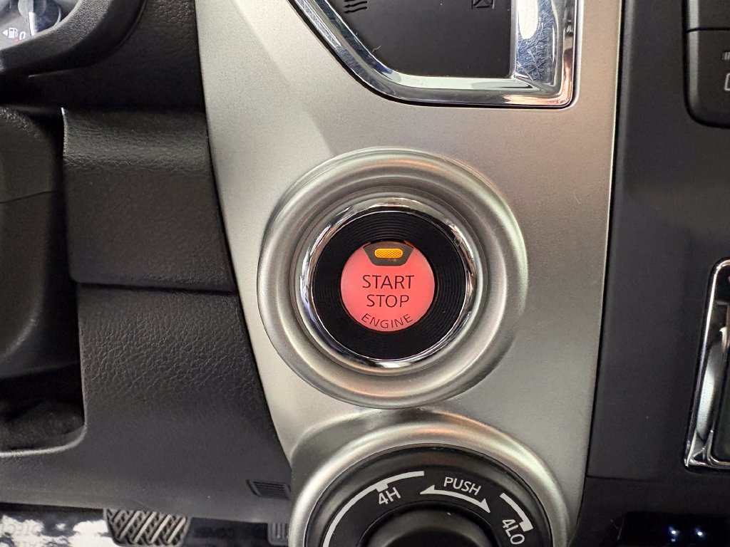 Used 2024 Nissan Titan SV w/ SV Convenience Package AWD/4WD image 21