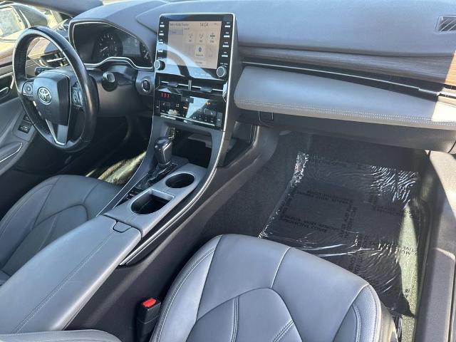 Used 2020 Toyota Avalon XLE image 30