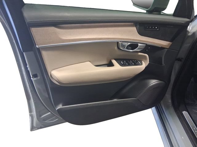 Used 2025 Volvo XC90 B6 Plus AWD/4WD image 11