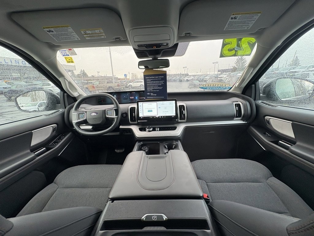 Certified 2025 Ford Expedition Active image 22