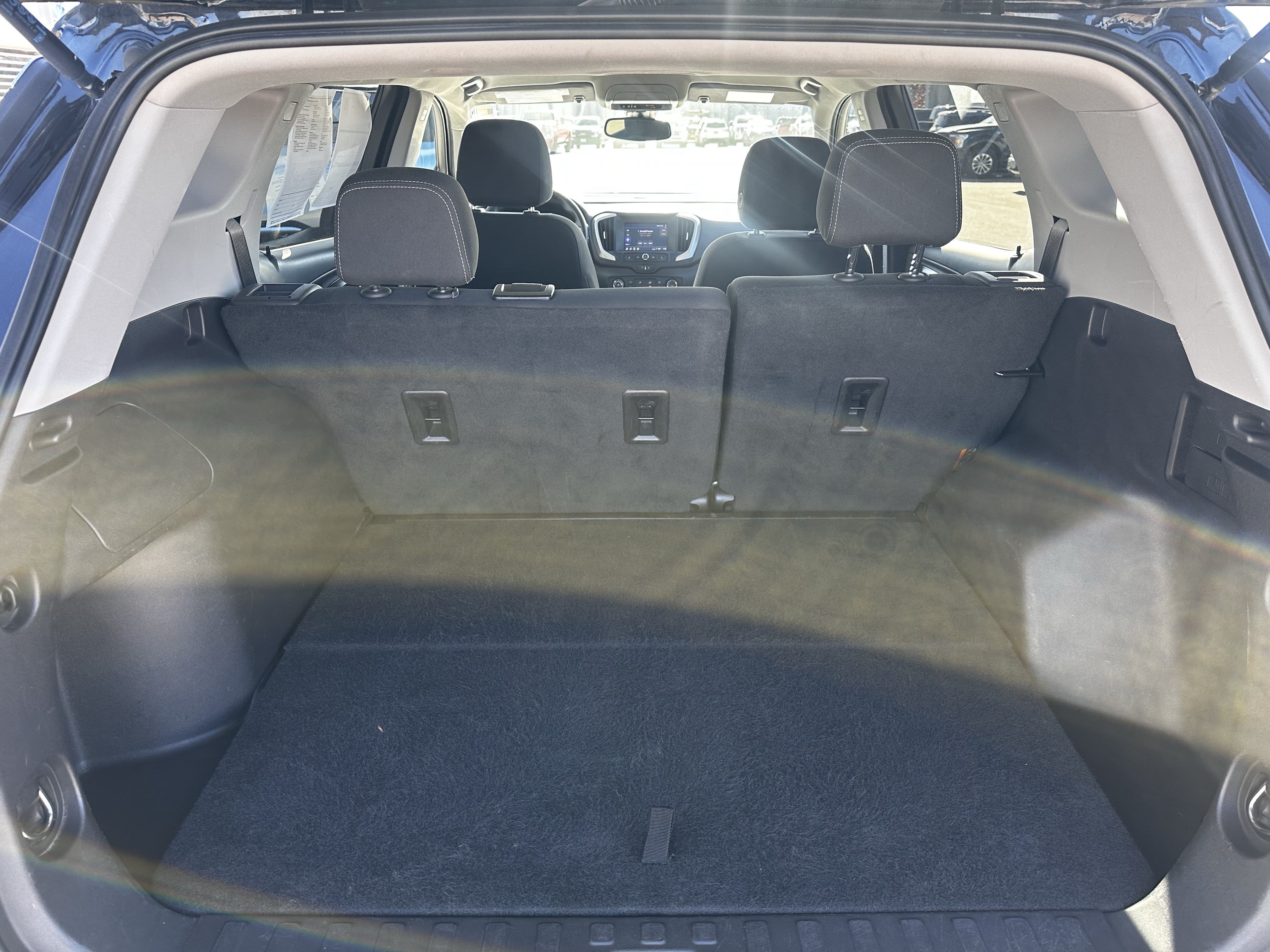 Used 2024 GMC Terrain SLE AWD/4WD image 12