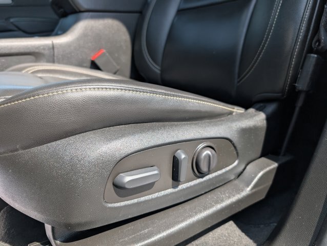 Used 2023 Chevrolet Traverse LT FWD image 10