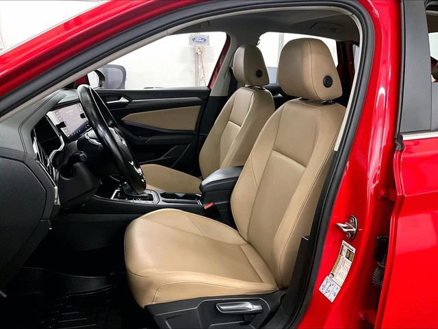 Used 2019 Volkswagen Jetta SEL w/ Cold Weather Package FWD image 24