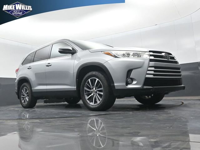 Used 2019 Toyota Highlander XLE FWD image 23
