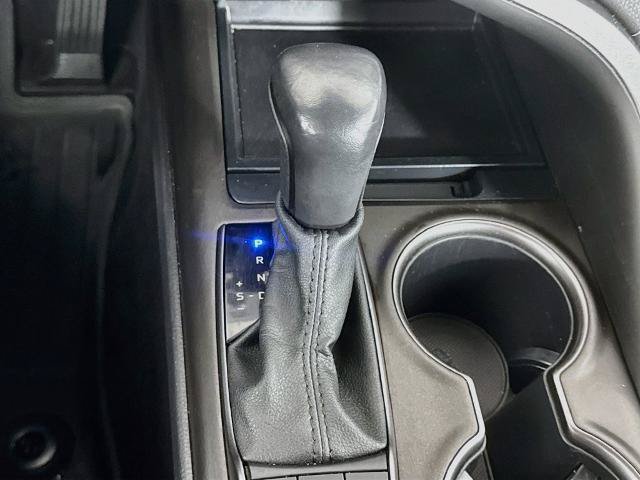 Used 2022 Toyota Camry SE w/ Convenience Package FWD image 17