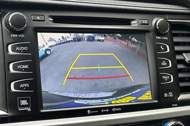 Used 2018 Toyota Highlander Limited image 16