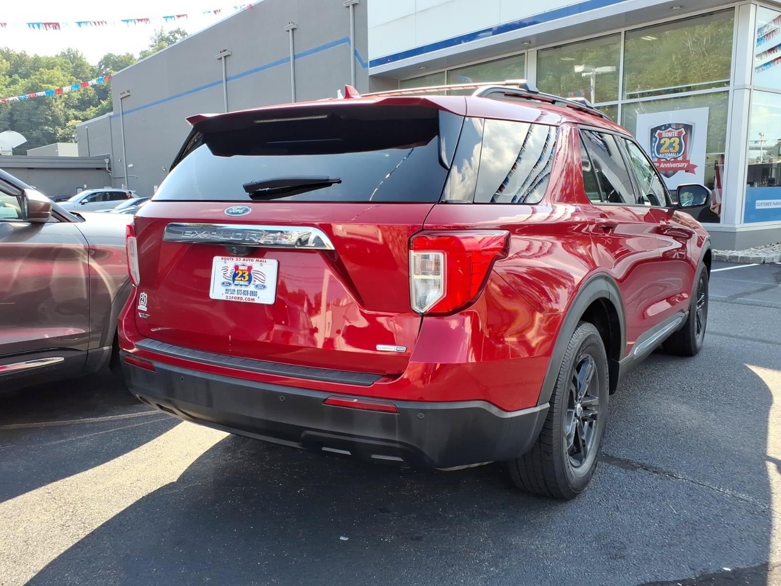 Certified 2020 Ford Explorer XLT w/ Comfort Package AWD/4WD image 8