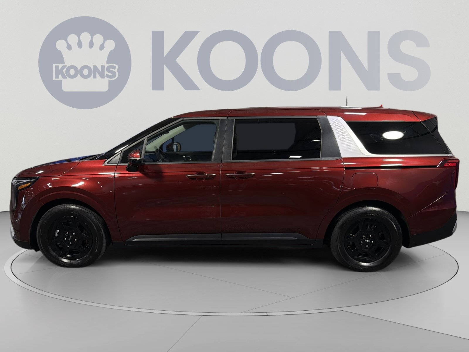 Used 2025 Kia Carnival FWD image 2