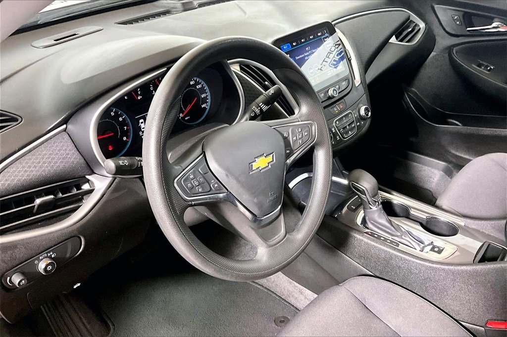 Used 2024 Chevrolet Malibu LT image 10