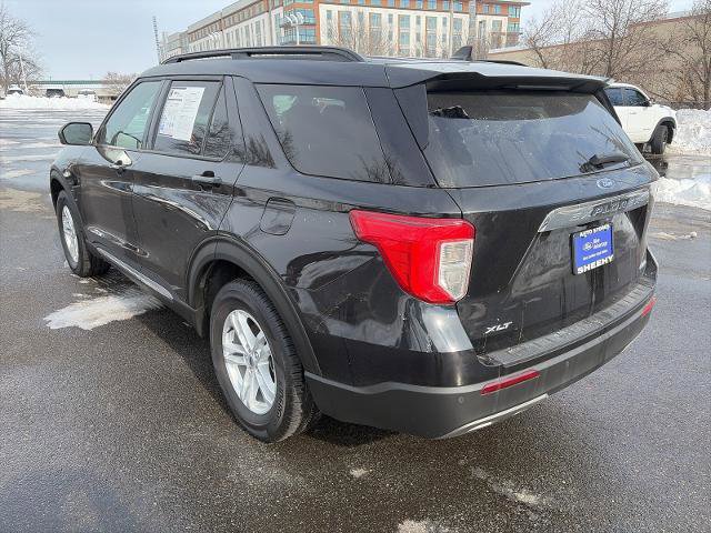 Certified 2022 Ford Explorer XLT w/ Equipment Group 202A image 3