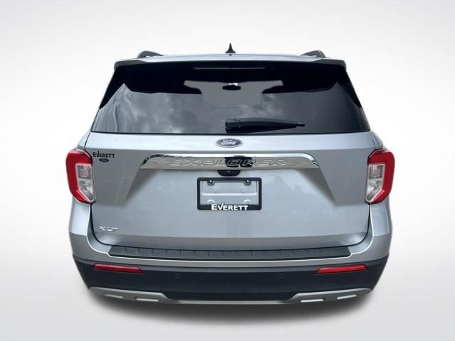 Certified 2023 Ford Explorer XLT w/ Equipment Group 202A RWD image 8