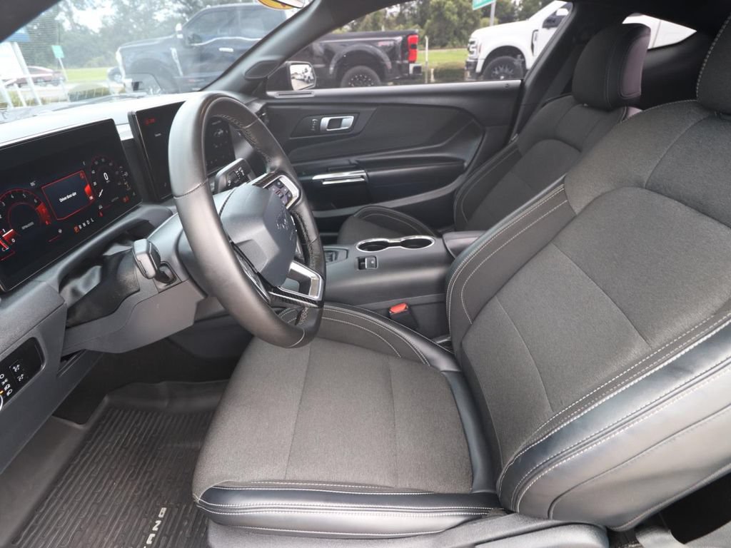Certified 2024 Ford Mustang Coupe RWD image 2