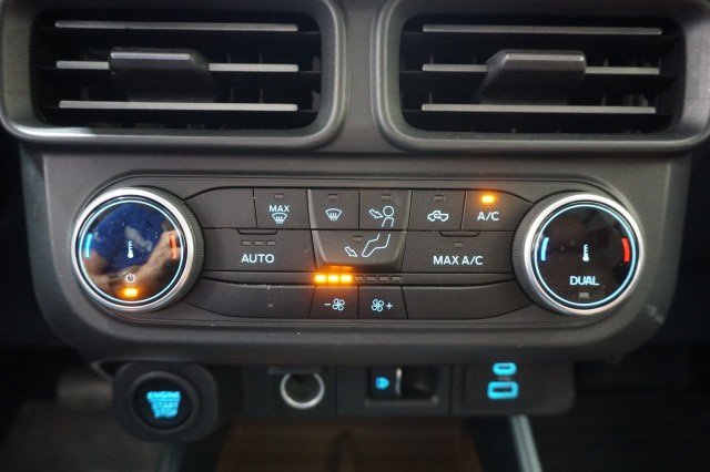 Certified 2023 Ford Maverick Lariat FWD image 31