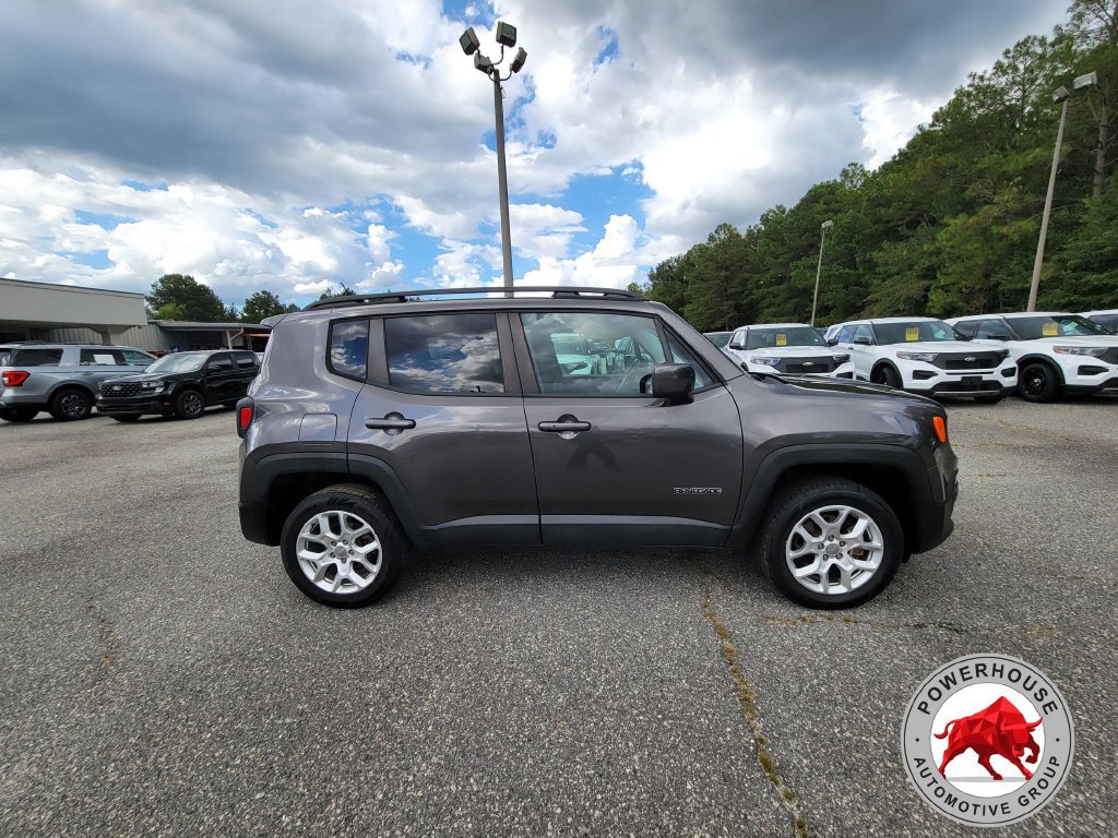Used 2017 Jeep Renegade Latitude w/ Cold Weather Group AWD/4WD image 9