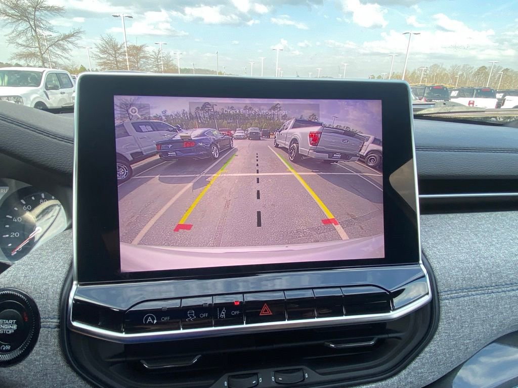 Used 2024 Jeep Compass Latitude image 16