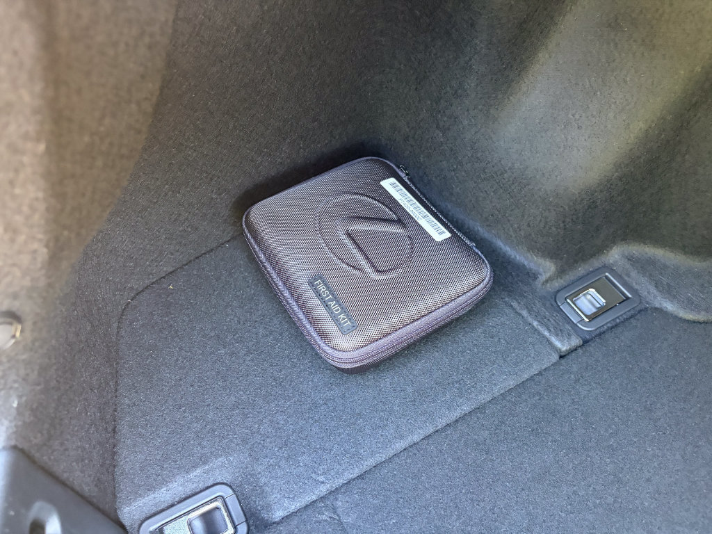 Used 2024 Lexus IS 500 RWD image 23