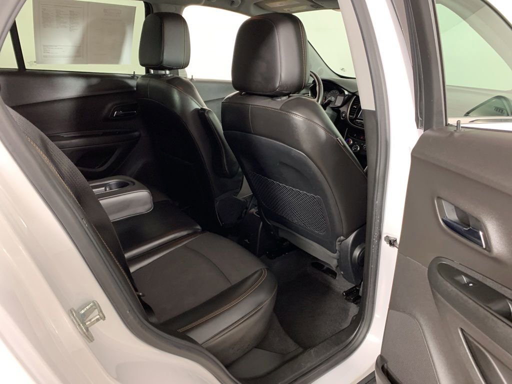Used 2017 Chevrolet Trax LT w/ Driver Confidence Package FWD image 32