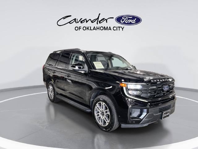Certified 2025 Ford Expedition Active AWD/4WD image 2