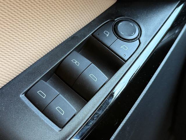 Used 2025 Chevrolet Equinox ACTIV w/ Safety and Technology Package FWD image 14