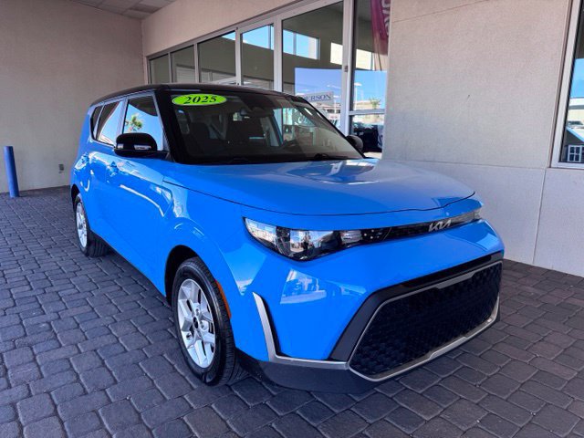 Used 2025 Kia Soul S FWD image 7