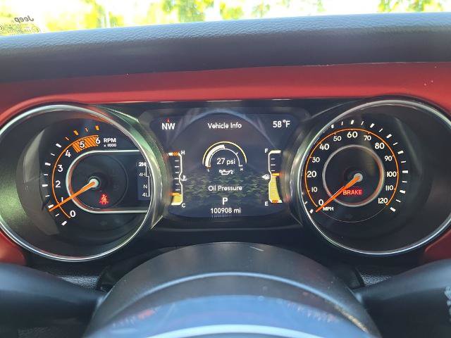 Used 2023 Jeep Wrangler Unlimited Rubicon w/ Cold Weather Group AWD/4WD image 23